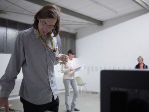 Eröffnung der Ausstellung (Paul Kramer v.l./ Hortense Pisano m.) Eröffnung der Ausstellung im Hafen2
